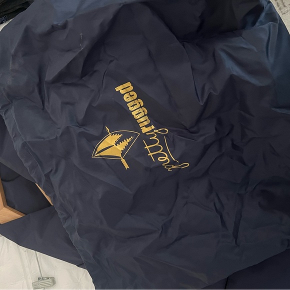 Pretty Rugged waterproof vest - Picture 6 of 8